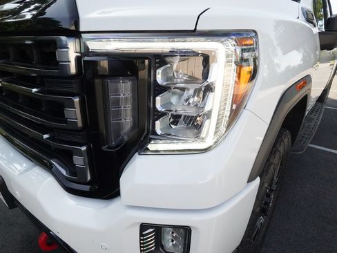 Used 2022 GMC Sierra 2500 AT4 w/ AT4 Preferred Package AWD/4WD image 36