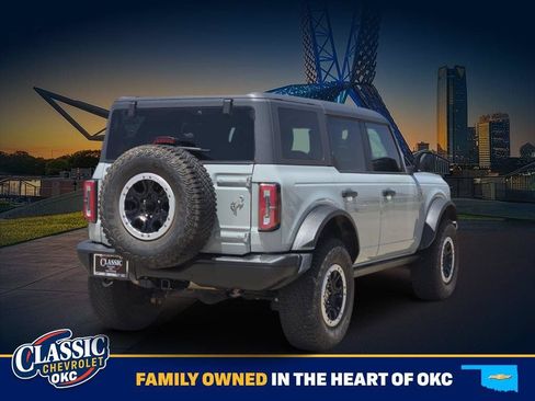 Used 2022 Ford Bronco Badlands w/ Sasquatch Package AWD/4WD image 7