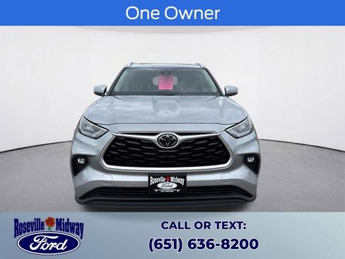 Used 2020 Toyota Highlander XLE AWD/4WD image 2