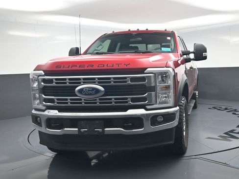 Used 2024 Ford F250 XLT w/ Snow Plow/Camper Package image 13