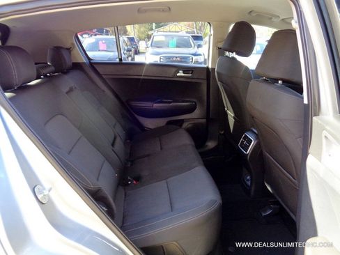 Used 2022 Kia Sportage LX AWD/4WD image 19
