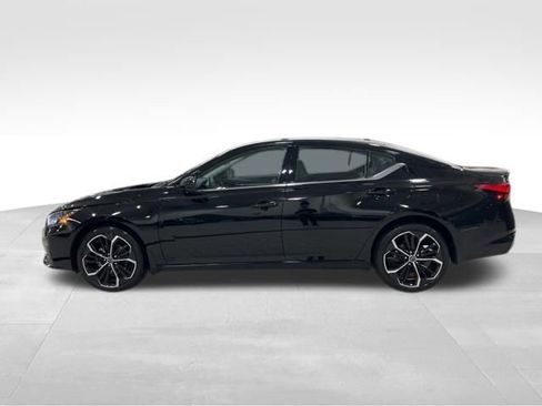 Used 2023 Nissan Altima 2.5 SR w/ SR Premium Package AWD/4WD image 23