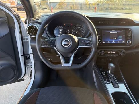 Used 2024 Nissan Kicks SR image 13