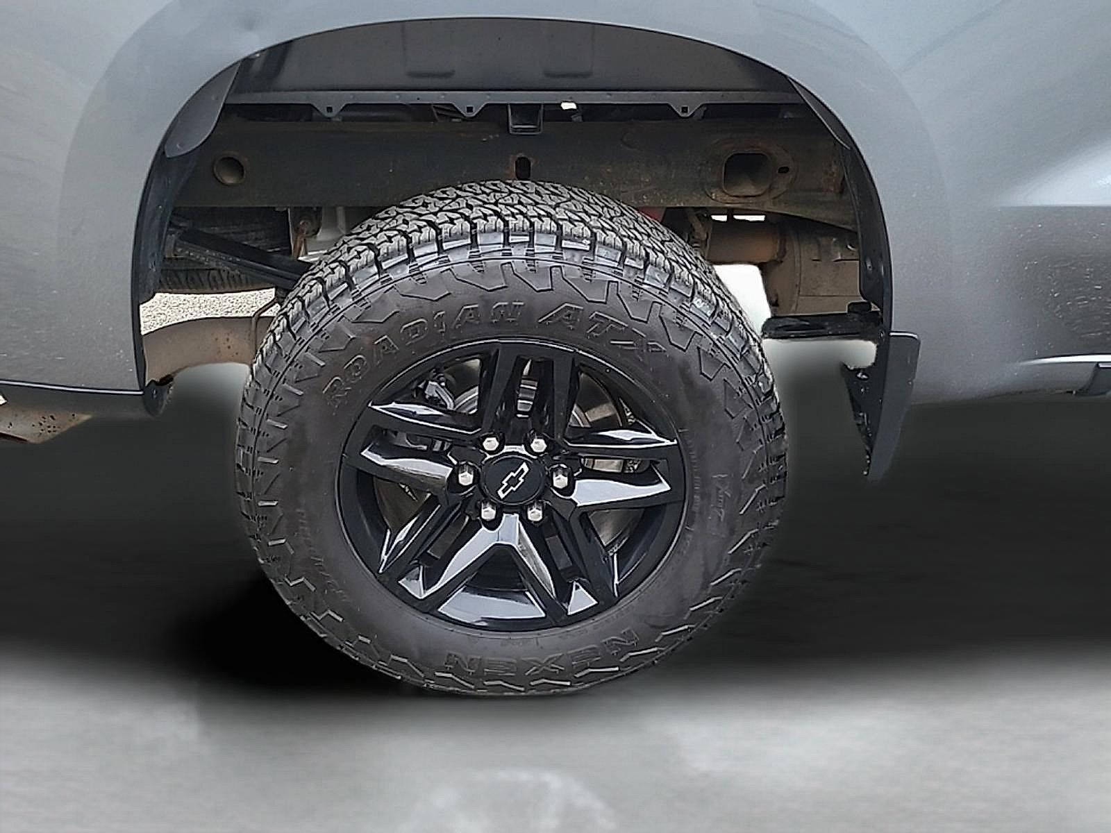 Used 2022 Chevrolet Silverado 1500 Custom Trail Boss AWD/4WD image 9
