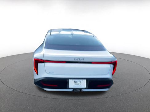 Used 2025 Kia K4 LXS image 12