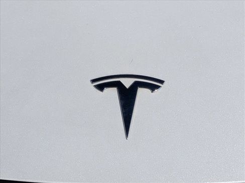 Used 2021 Tesla Model Y Long Range image 23