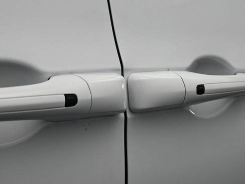 New 2026 Chrysler Voyager LX image 32