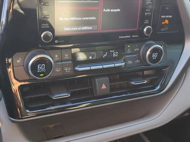 Used 2022 Toyota Highlander XLE AWD/4WD image 24