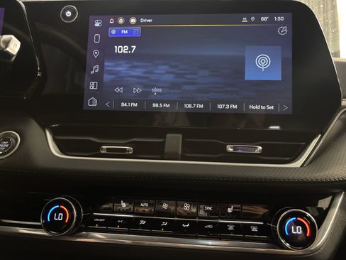 Used 2025 Chevrolet Equinox LT w/ Convenience Package II image 10