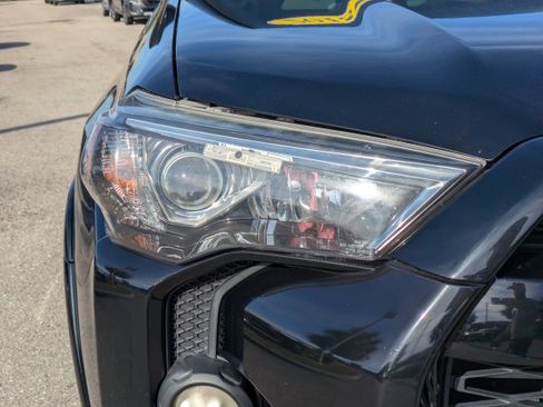 Used 2018 Toyota 4Runner SR5 image 10