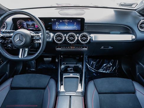 Certified 2024 Mercedes-Benz GLB 250 image 10