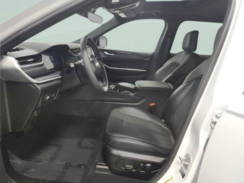 Used 2025 Jeep Grand Cherokee L Altitude image 23