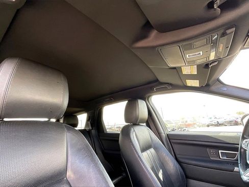 Used 2019 Land Rover Discovery Sport HSE image 28