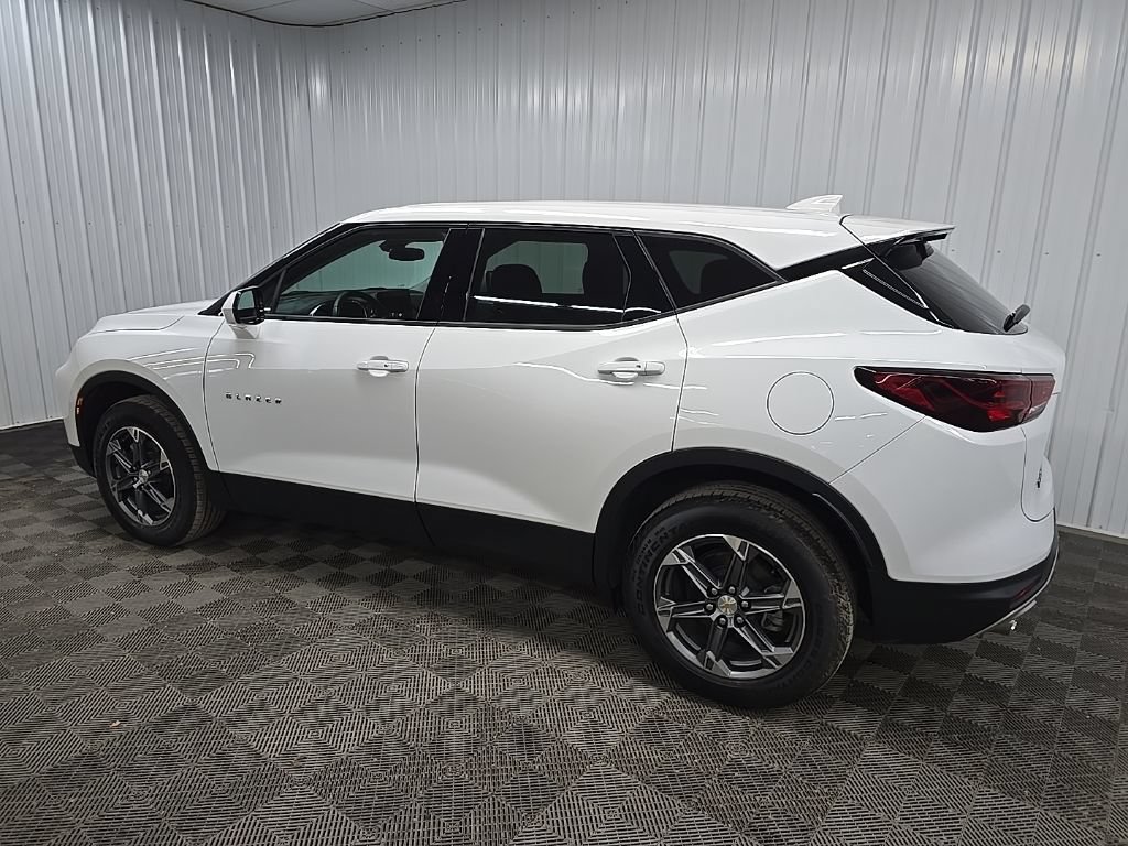 Used 2023 Chevrolet Blazer LT w/ LPO, Cargo Package AWD/4WD image 4