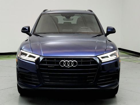 Used 2019 Audi Q5 Prestige w/ Prestige Package image 2