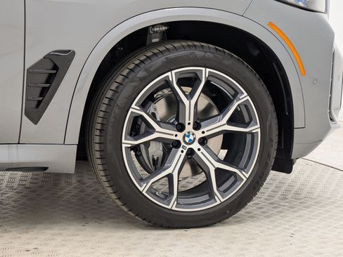 New 2026 BMW X5 xDrive40i w/ M Sport Package AWD/4WD image 12