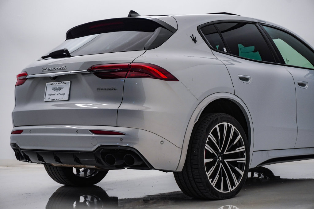 Used 2023 Maserati Grecale Modena AWD/4WD image 12