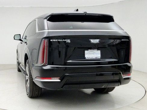 Used 2025 Cadillac Escalade IQ Luxury 2 image 6