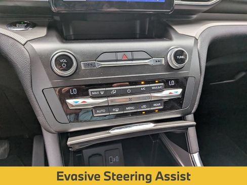 Used 2020 Ford Explorer XLT w/ Equipment Group 202A AWD/4WD image 20
