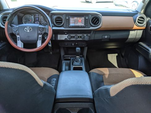 Used 2019 Toyota Tacoma SR5 image 17