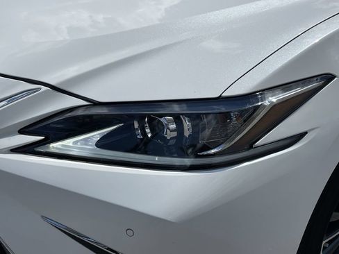 Used 2023 Lexus ES 350 w/ Premium Package FWD image 6