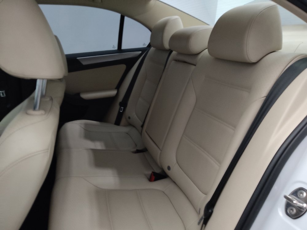 Used 2018 Volkswagen Jetta SE FWD image 18