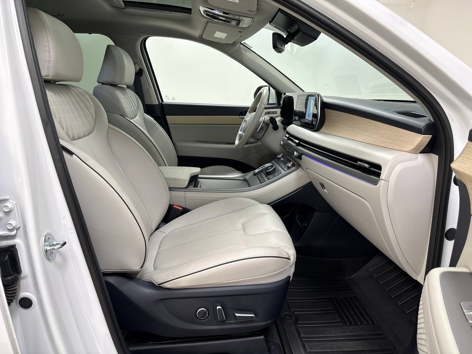 Used 2025 Hyundai Palisade Limited FWD image 34
