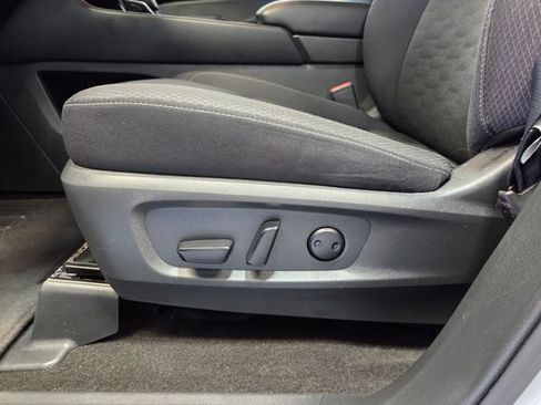 Used 2025 Nissan Pathfinder SV AWD/4WD image 7