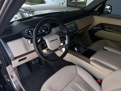 Used 2023 Land Rover Range Rover SE AWD/4WD image 25