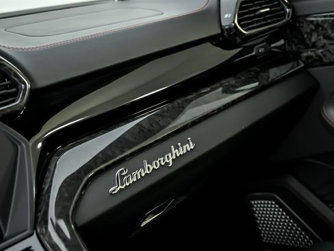 Used 2019 Lamborghini Urus image 44