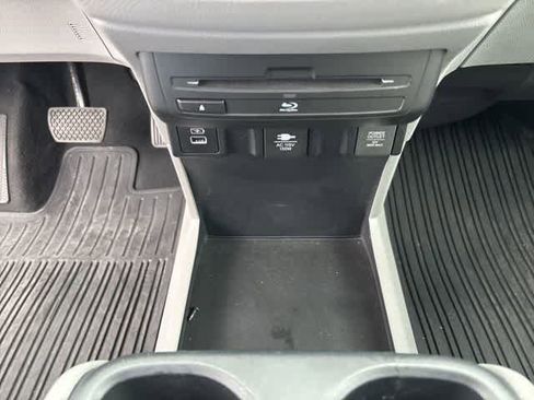 Used 2023 Honda Odyssey Elite image 18