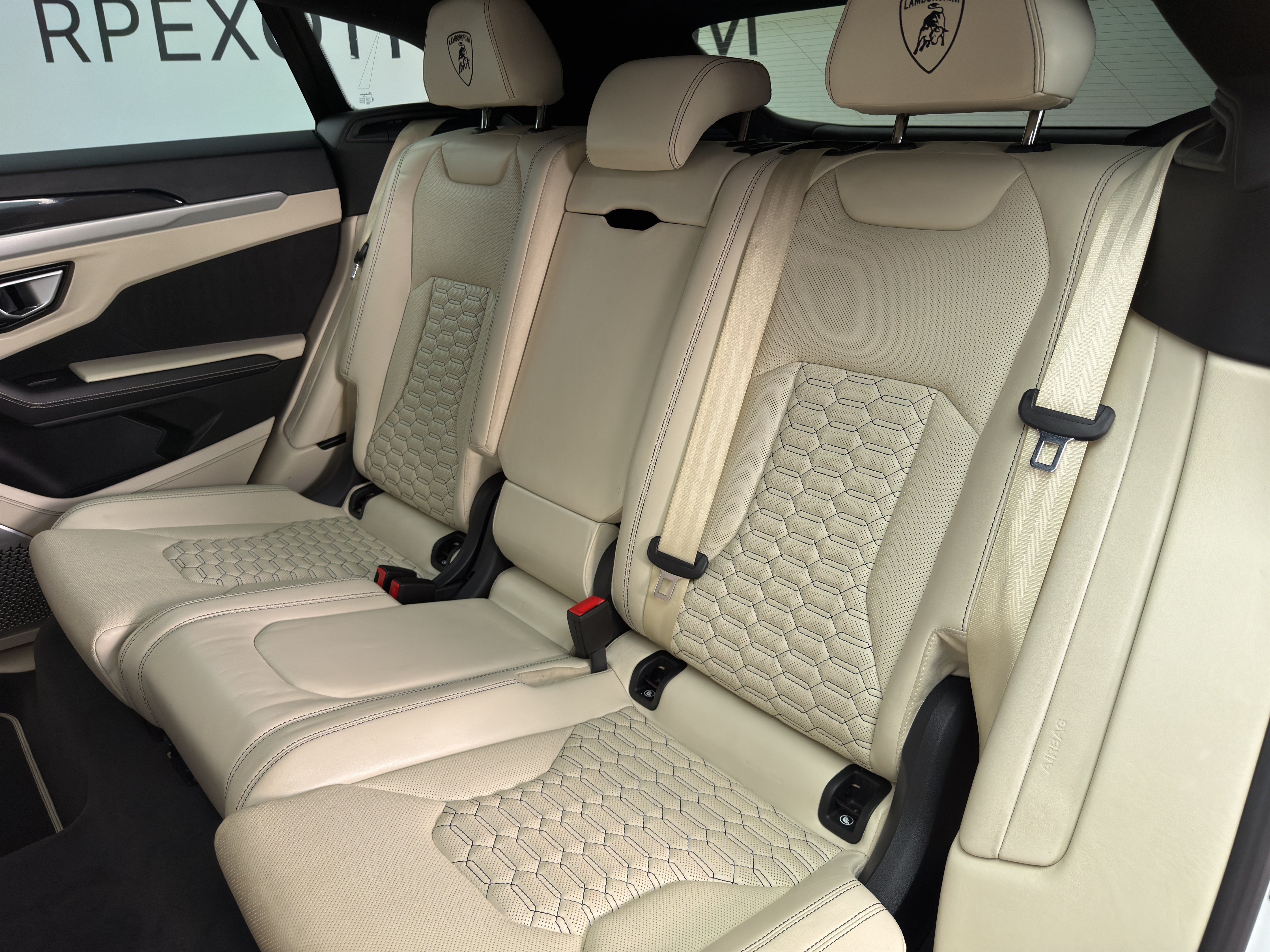 Used 2019 Lamborghini Urus AWD/4WD image 34