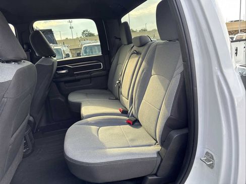Used 2024 RAM 2500 Big Horn AWD/4WD image 17