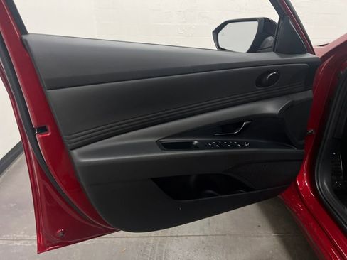 Used 2025 Hyundai Elantra Sport FWD image 13