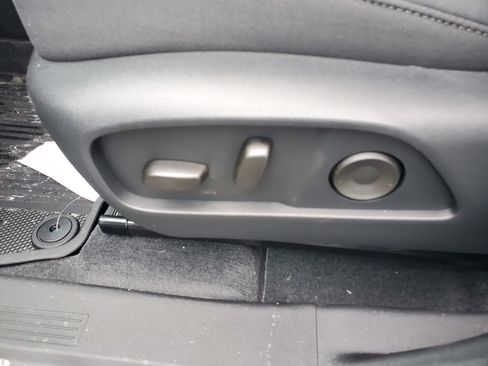 New 2026 Chevrolet Equinox LT w/ Convenience Package II FWD image 6