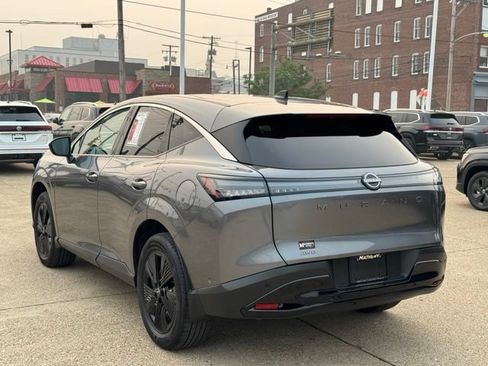 Used 2025 Nissan Murano SV w/ Cargo Package AWD/4WD image 4