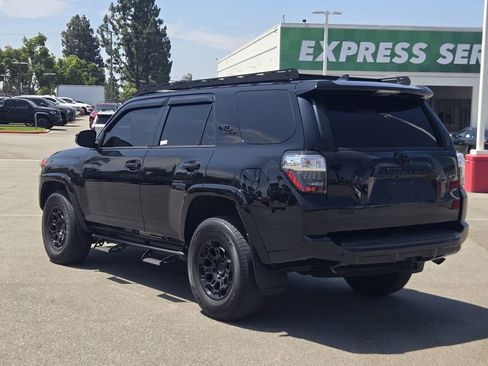 Used 2023 Toyota 4Runner TRD Off-Road AWD/4WD image 4