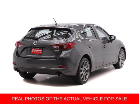 Used 2018 MAZDA MAZDA3 Touring FWD image 2