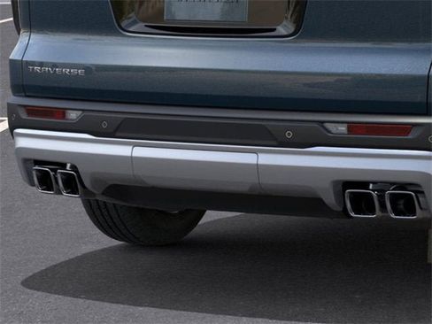 New 2025 Chevrolet Traverse LT image 14