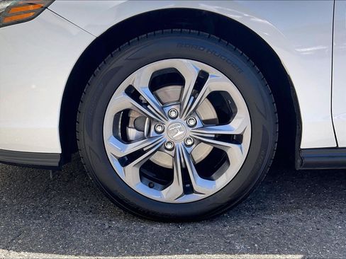 Used 2023 Honda Accord EX image 8