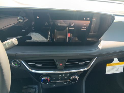 New 2026 Buick Encore GX Sport Touring image 9