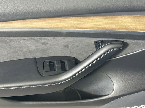 Used 2021 Tesla Model 3 Standard Range Plus image 23