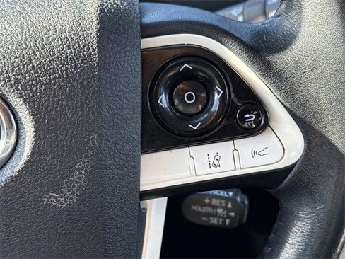 Used 2018 Toyota Prius Three image 24