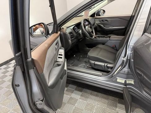 Used 2023 Nissan Rogue S AWD/4WD image 14