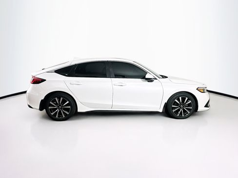 Used 2024 Honda Civic EX-L image 10