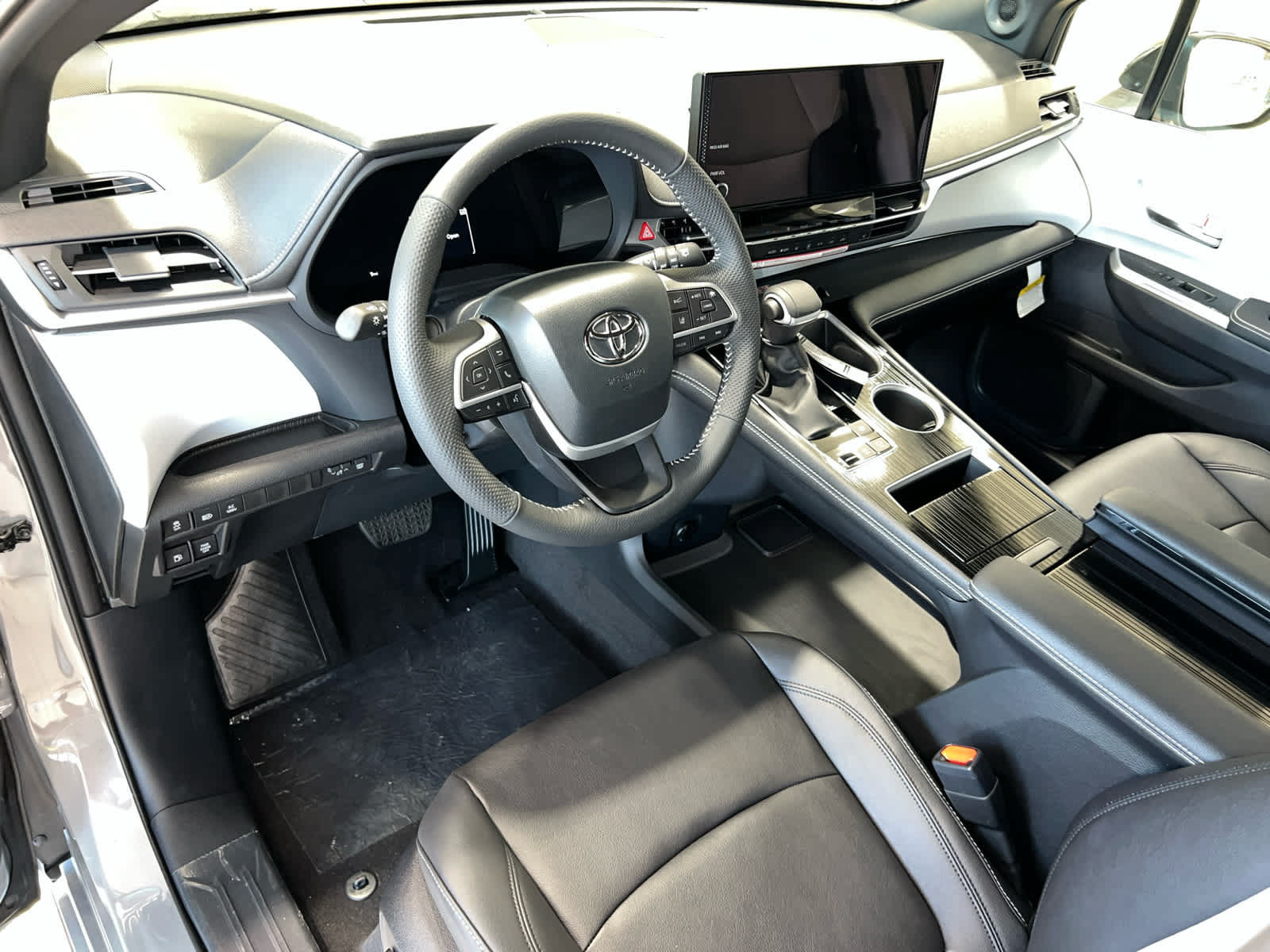 New 2026 Toyota Sienna XSE AWD/4WD image 14