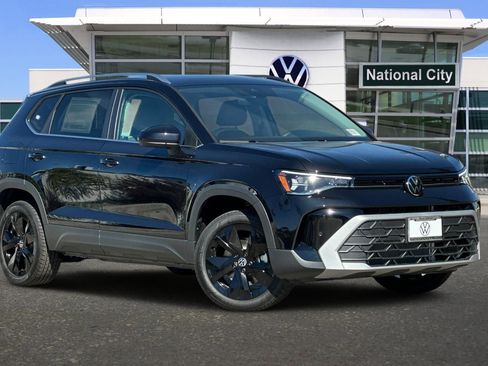 New 2026 Volkswagen Taos SE FWD image 2