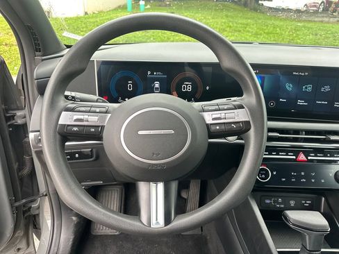 Used 2025 Hyundai Santa Cruz SEL FWD image 14