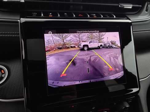 Used 2025 Jeep Grand Cherokee Laredo X w/ Luxury Tech Group I image 15