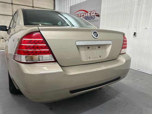 Used 2005 Mercury Montego Luxury image 11
